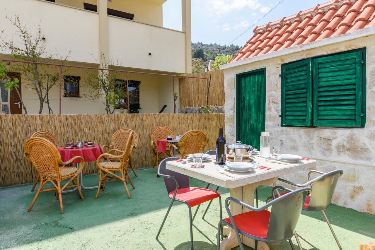 Apartmani Marko I Ana Marina Exteriör bild