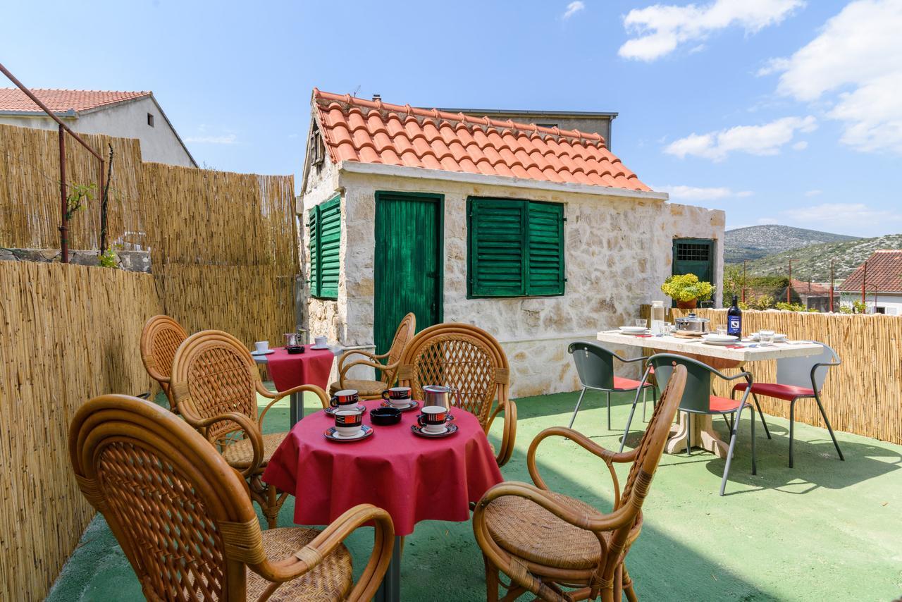 Apartmani Marko I Ana Marina Exteriör bild