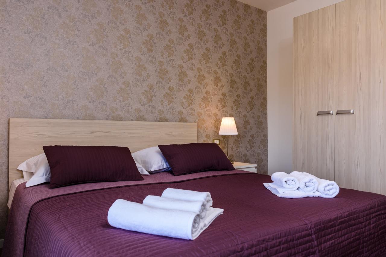 Apartmani Marko I Ana Marina Exteriör bild
