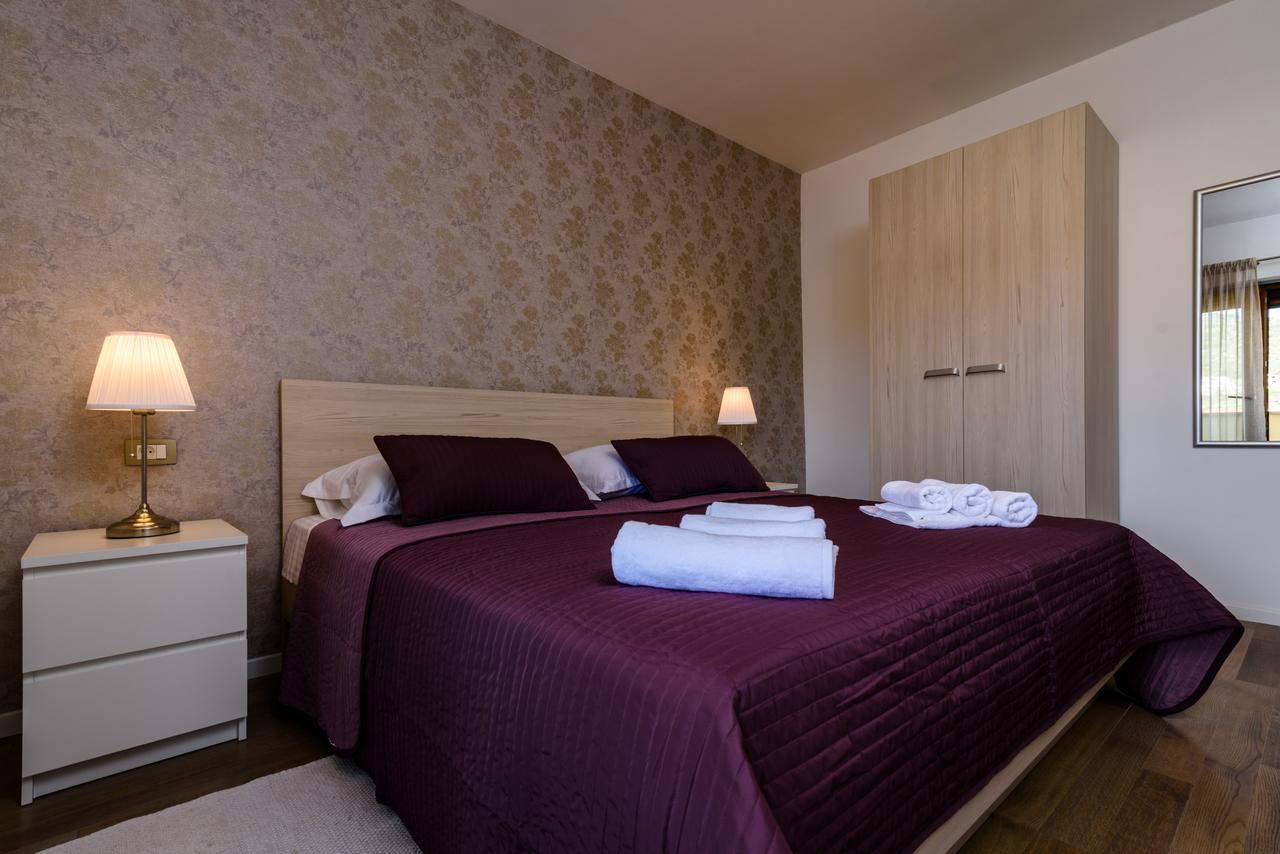 Apartmani Marko I Ana Marina Exteriör bild