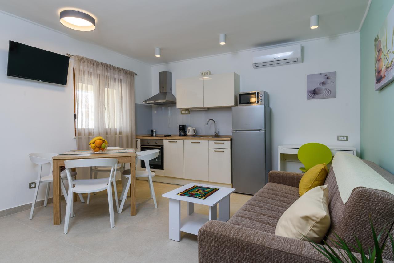 Apartmani Marko I Ana Marina Exteriör bild