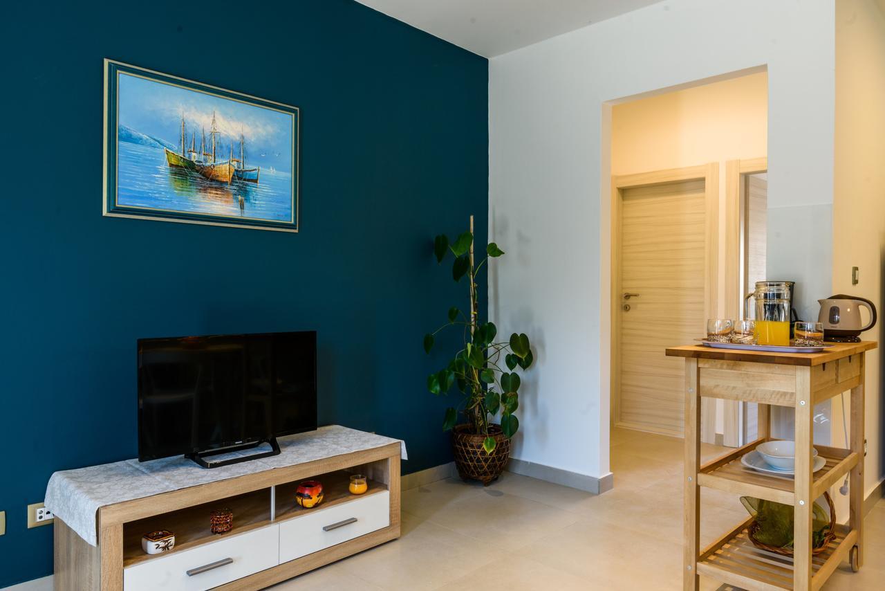 Apartmani Marko I Ana Marina Exteriör bild