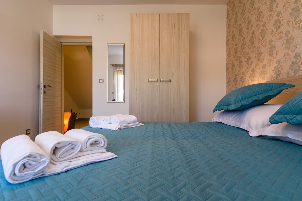 Apartmani Marko I Ana Marina Exteriör bild