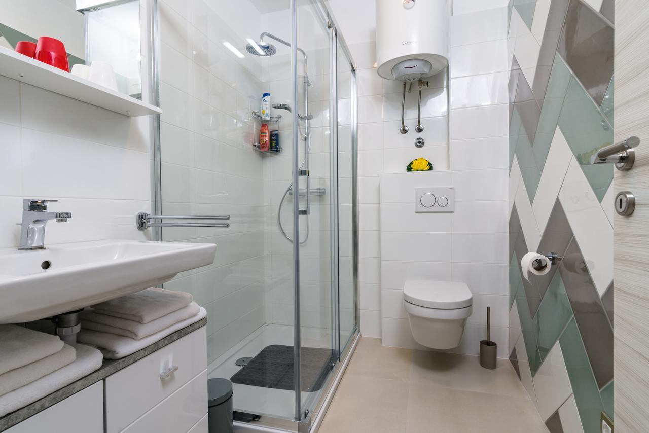 Apartmani Marko I Ana Marina Exteriör bild