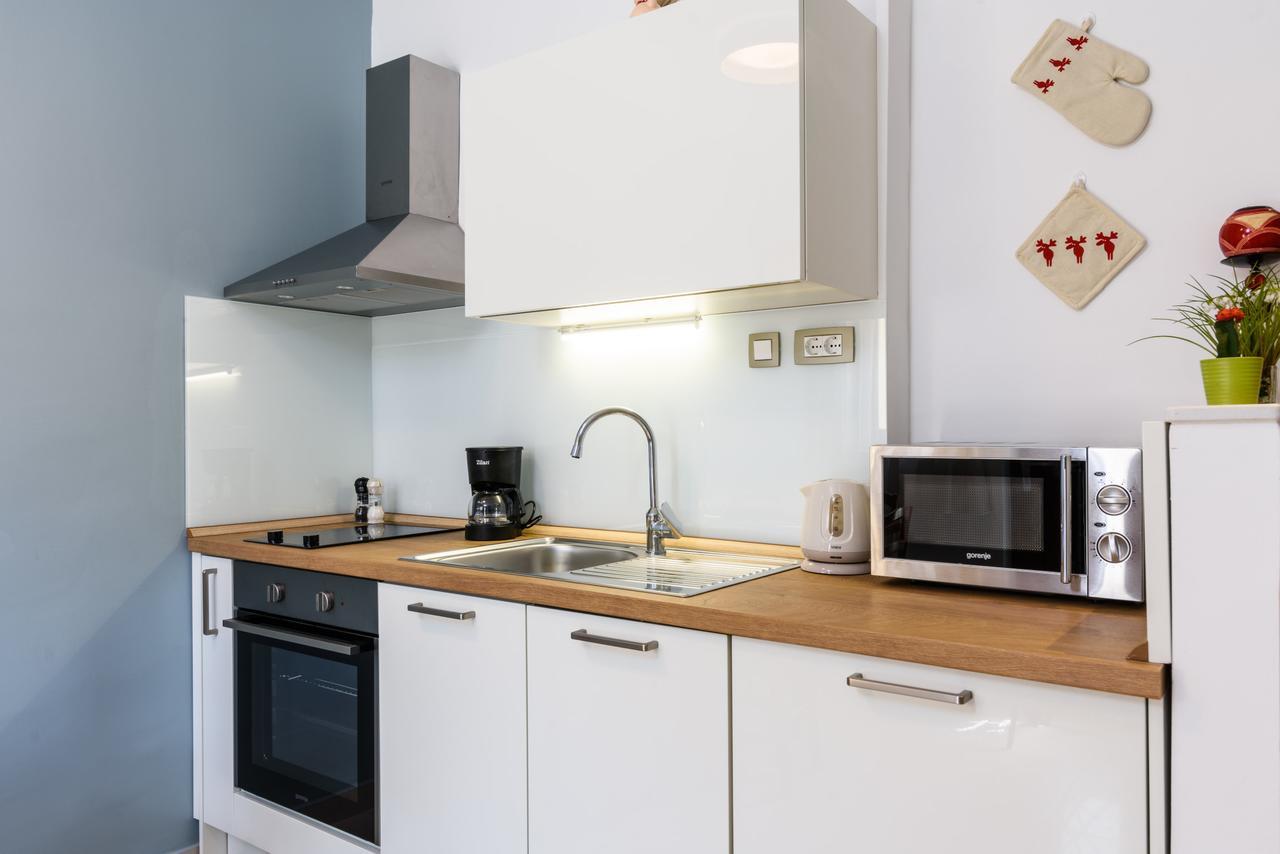 Apartmani Marko I Ana Marina Exteriör bild